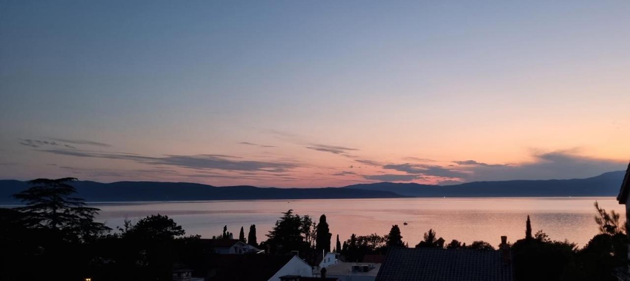 Seabreeze Luxury Apartments Njivice Eksteriør billede
