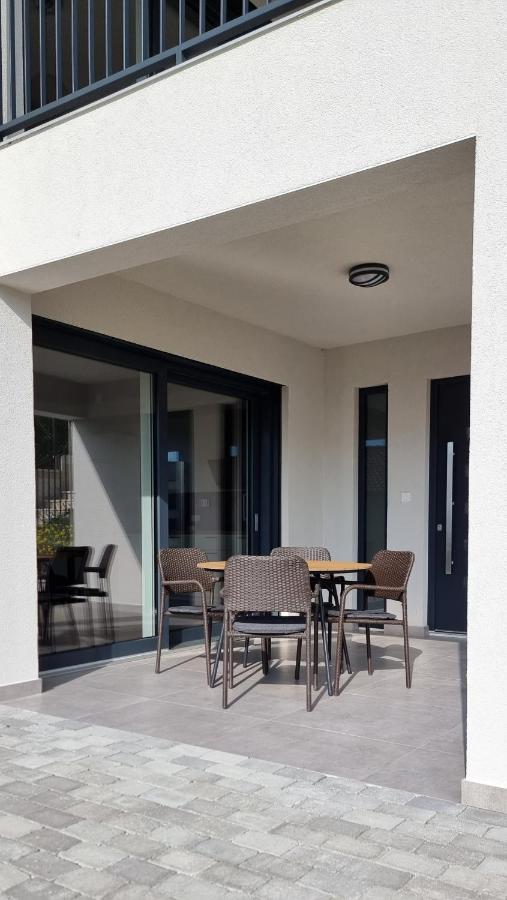 Seabreeze Luxury Apartments Njivice Eksteriør billede